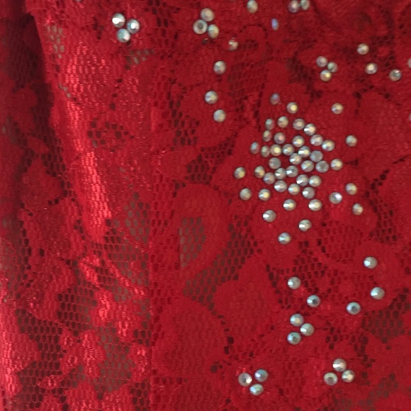 Red Dress - Picture 3 of 4